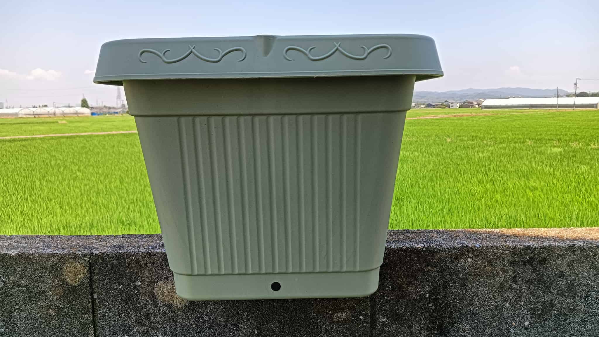 AZベジプランター500NEOの排水穴